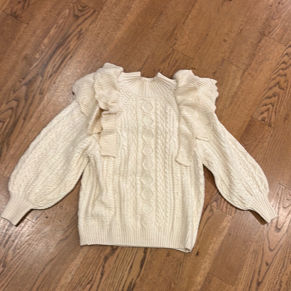 Super cute Cream Cable Knit Sweater ruffle sleeve M